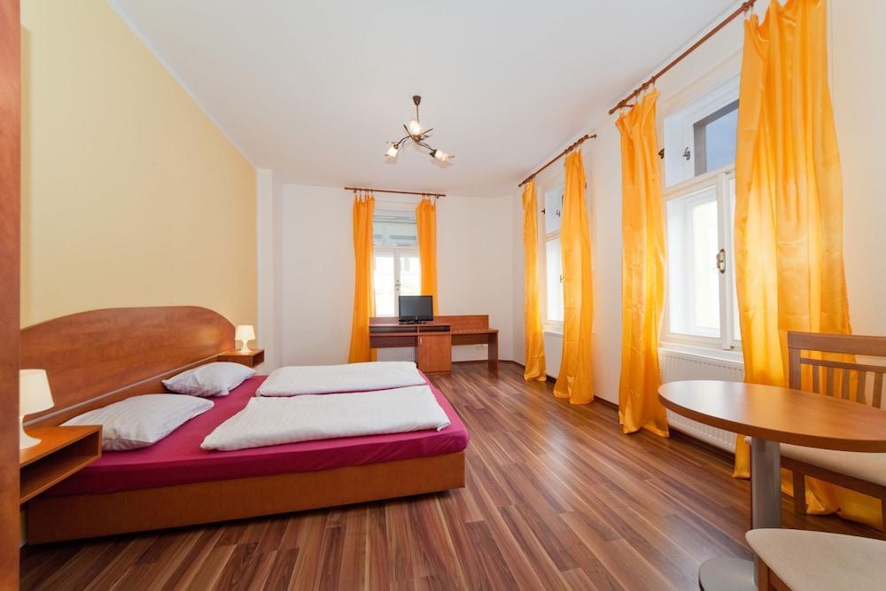 Apartment Amandment Prag Exteriör bild