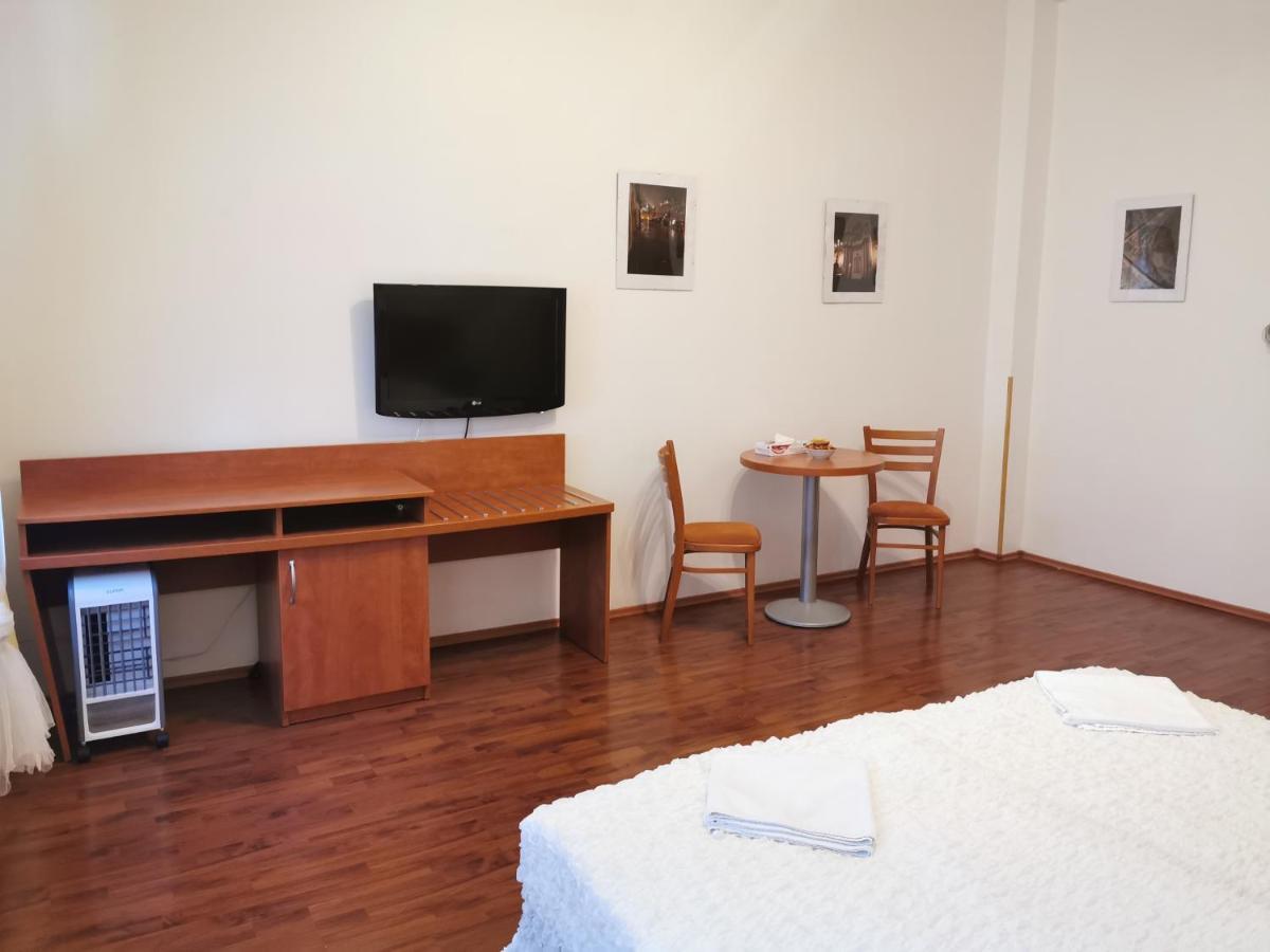 Apartment Amandment Prag Exteriör bild