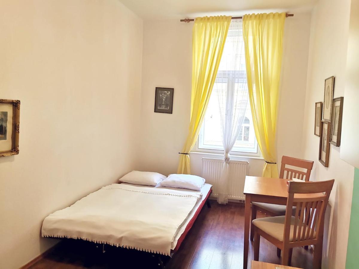 Apartment Amandment Prag Exteriör bild