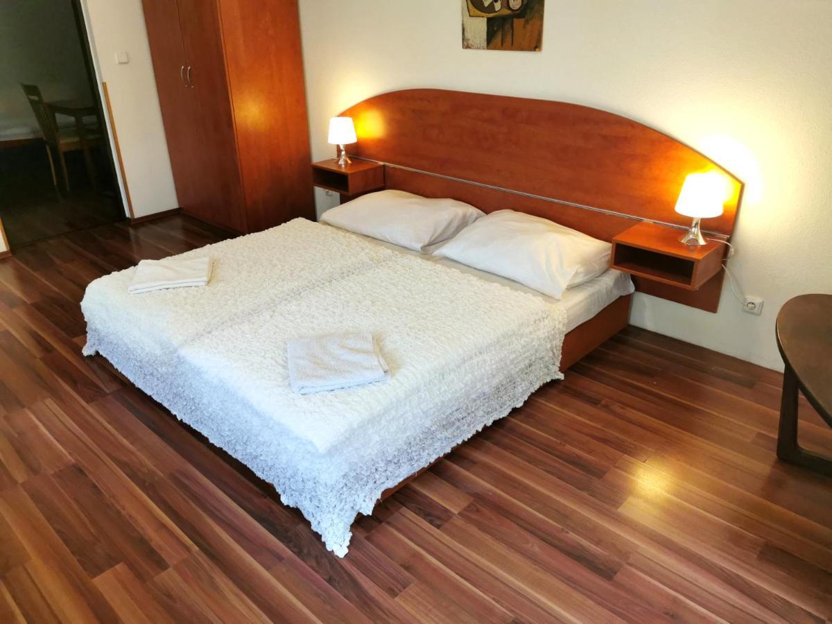 Apartment Amandment Prag Exteriör bild