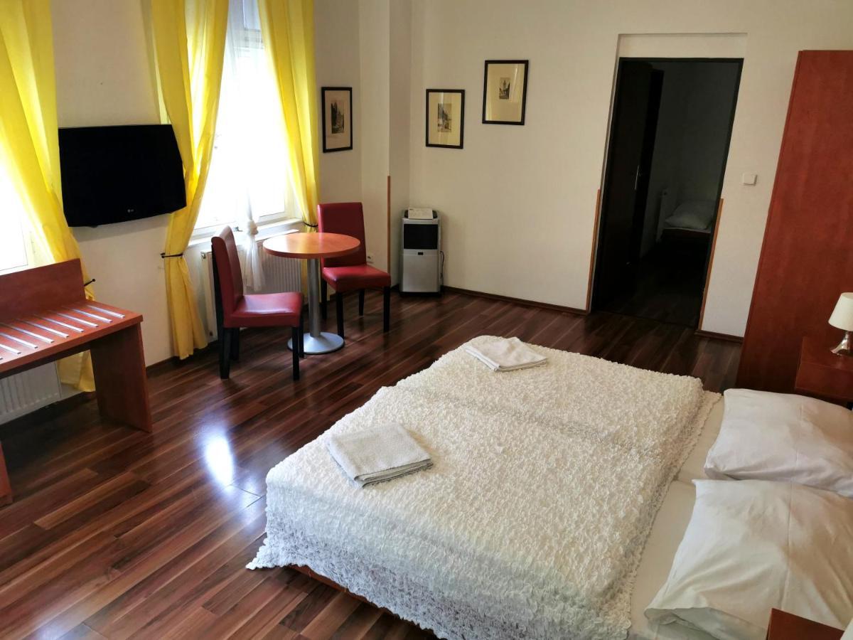 Apartment Amandment Prag Exteriör bild