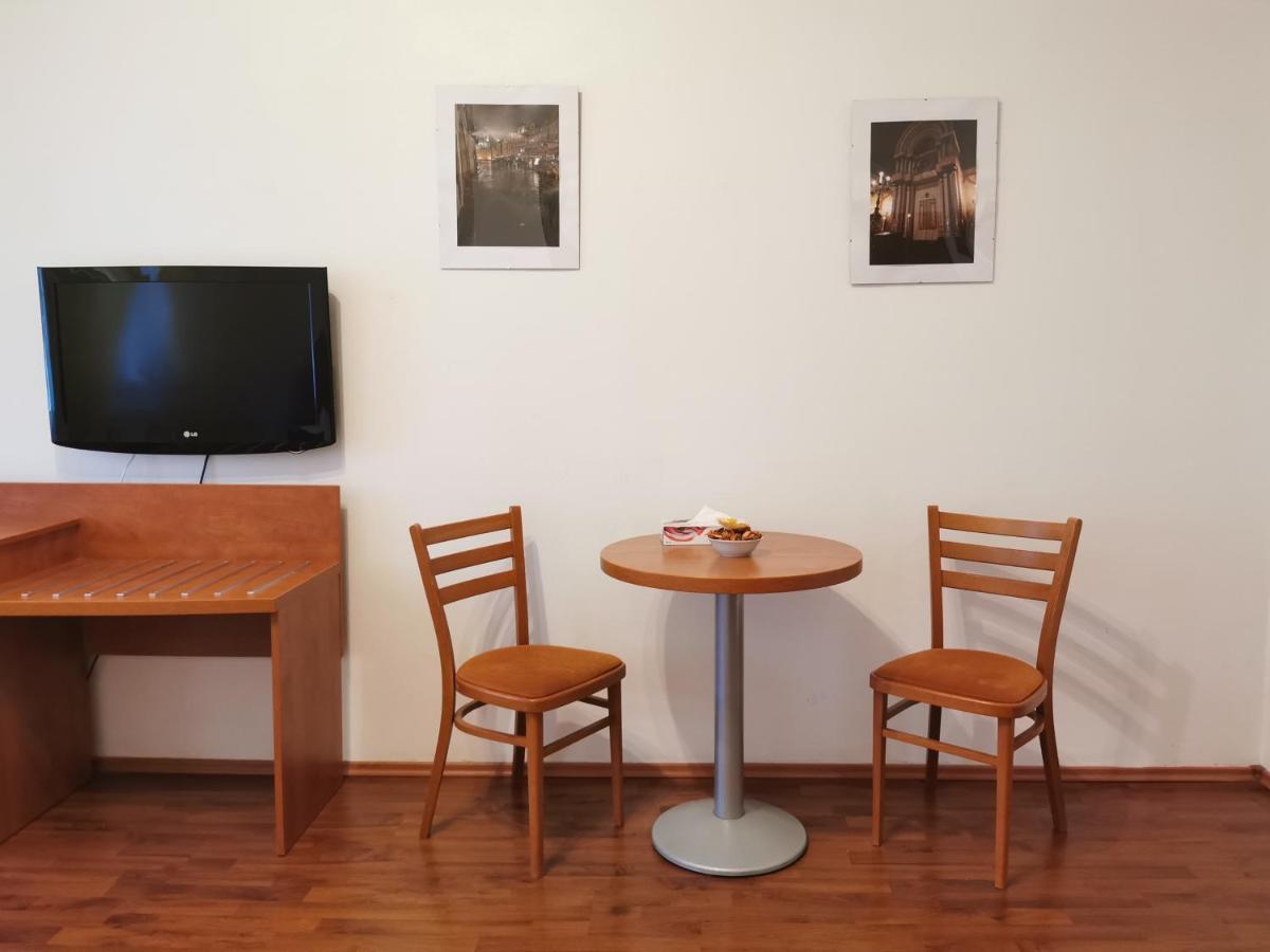 Apartment Amandment Prag Exteriör bild
